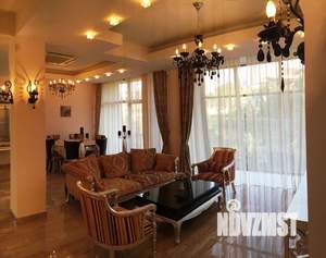 Дом 330м², 2-этажный, участок 10 сот.  