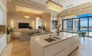 Дом 250м&sup2;, 2-этажный, участок 10 сот.  