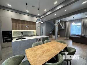 Дом 230м&sup2;, 2-этажный, участок 11 сот.  