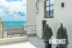 Коттедж 270м², 3-этажный, участок 6 сот.  