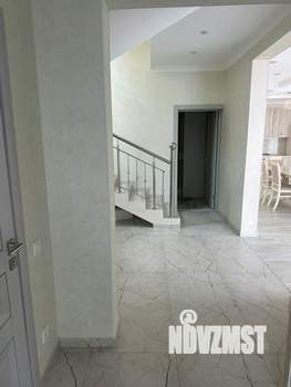 Дом 279м², 2-этажный, участок 348 сот.  