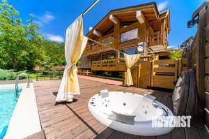 Дом 500м², 3-этажный, участок 12 сот.  