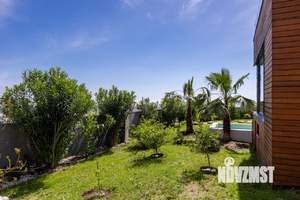 Дом 300м², 2-этажный, участок 10 сот.  