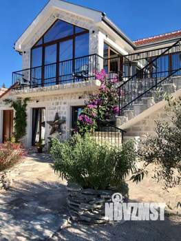 Коттедж 260м², 2-этажный, участок 10 сот.  