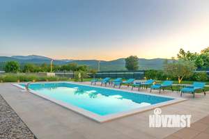 Дом 180м², 2-этажный, участок 6 сот.  