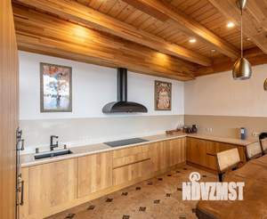 Дом 600м&sup2;, 2-этажный, участок 26 сот.  