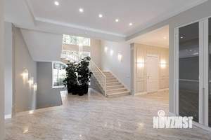 Дом 450м², 2-этажный, участок 10 сот.  