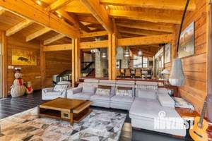 Дом 450м², 3-этажный, участок 18 сот.  