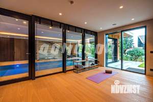 Дом 897м², 3-этажный, участок 16 сот.  