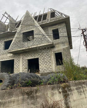 Дом 610м², 3-этажный, участок 6 сот.  