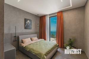 Коттедж 240м², 2-этажный, участок 5 сот.  