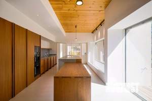 Дом 370м², 2-этажный, участок 15 сот.  