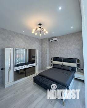 Коттедж 180м², 2-этажный, участок 5 сот.  