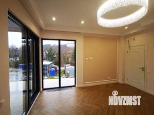 Коттедж 240м², 2-этажный, участок 4 сот.  