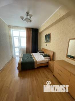 Коттедж 402м², 3-этажный, участок 7 сот.  