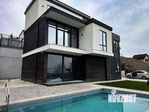 Дом 251м², 2-этажный, участок 6 сот.  