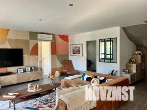 Коттедж 270м², 2-этажный, участок 9 сот.  
