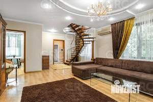 Дом 276м², 2-этажный, участок 6 сот.  