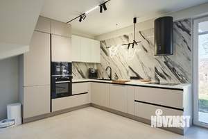 Дом 240м², 3-этажный, участок 6 сот.  