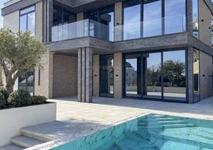 Дом 340м², 2-этажный, участок 6 сот.  