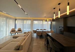 Дом 200м², 2-этажный, участок 6 сот.  