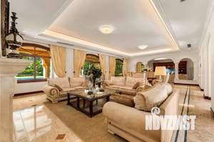 Дом 1250м², 2-этажный, участок 20 сот.  