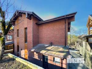 Дом 295м&sup2;, 2-этажный, участок 5 сот.  