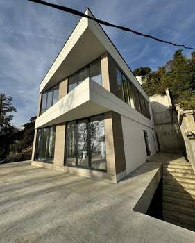 Дом 196м², 2-этажный, участок 5 сот.  