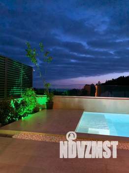 Коттедж 300м², 3-этажный, участок 5 сот.  