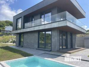 Дом 250м², 2-этажный, участок 6 сот.  