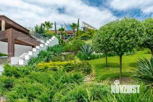 Коттедж 470м², 2-этажный, участок 15 сот.  