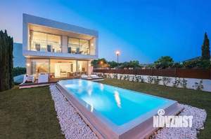 Дом 250м², 2-этажный, участок 10 сот.  
