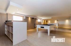 Дом 350м², 2-этажный, участок 10 сот.  