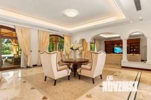 Дом 1250м², 2-этажный, участок 20 сот.  