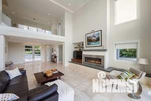 Дом 650м², 3-этажный, участок 128 сот.  