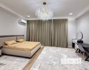 Дом 260м², 2-этажный, участок 6 сот.  