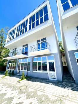 Дом 150м², 3-этажный, участок 10 сот.  