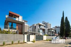 Дом 300м², 2-этажный, участок 6 сот.  