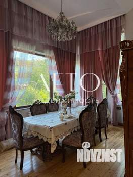 Коттедж 450м², 3-этажный, участок 10 сот.  