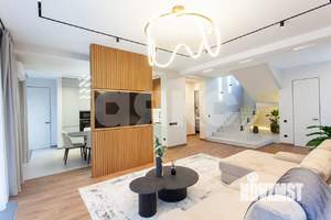 Дом 220м², 2-этажный, участок 5 сот.  