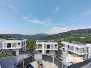 Дом 340м², 3-этажный, участок 6 сот.  