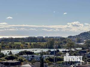 Дом 220м², 2-этажный, участок 4 сот.  