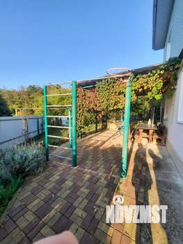 Дом 196м², 3-этажный, участок 4 сот.  