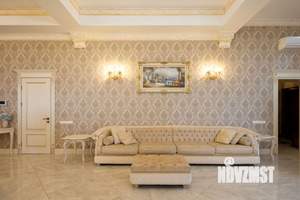 Дом 300м², 2-этажный, участок 10 сот.  