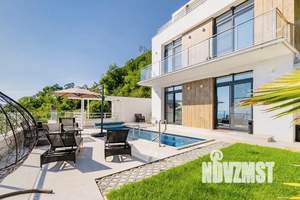 Дом 200м², 2-этажный, участок 10 сот.  