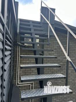 Дом 100м&sup2;, 2-этажный, участок 3 сот.  