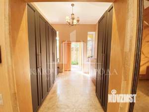 Коттедж 550м², 3-этажный, участок 5 сот.  