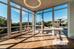 Коттедж 300м&sup2;, 3-этажный, участок 10 сот.  