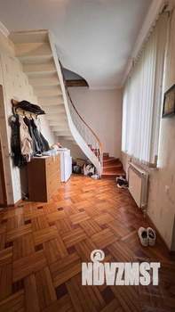 Дом 300м², 2-этажный, участок 6 сот.  