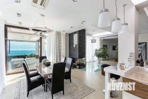 Дом 550м&sup2;, 2-этажный, участок 50 сот.  